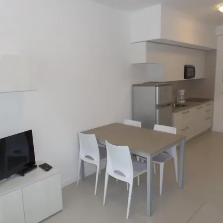 Modern With Rooftop Pool Bibione