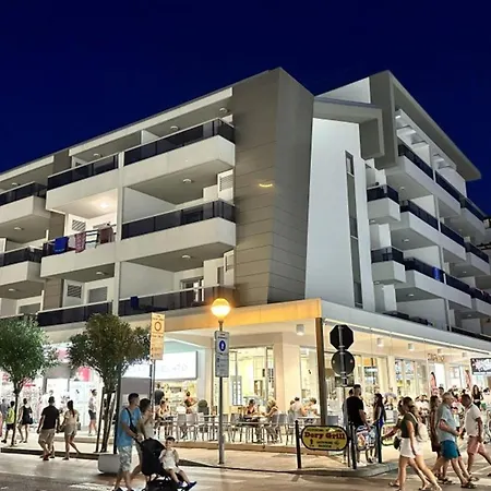 Modern With Rooftop Pool Bibione