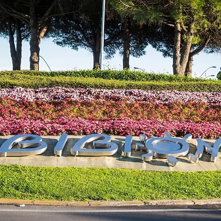 Modern With Rooftop Pool Bibione